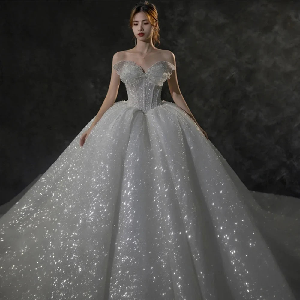 Neck Lace Up Back Super Shiny Ball Gown Wedding Dress With 150cm Chapel Train