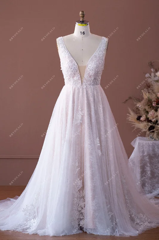 Elegant Lace-Up Plus Size Wedding Dress